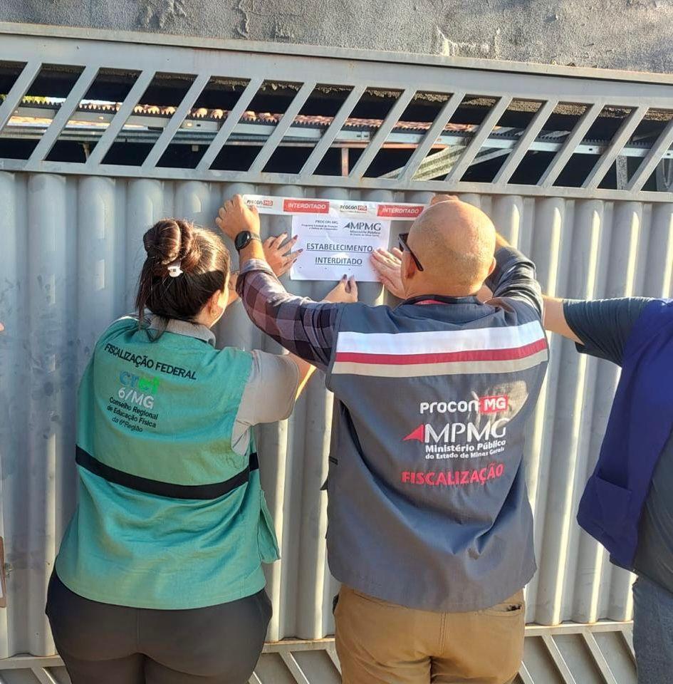 Fiscalização conjunta resultou na interdição das academias (Foto/Divulgação)