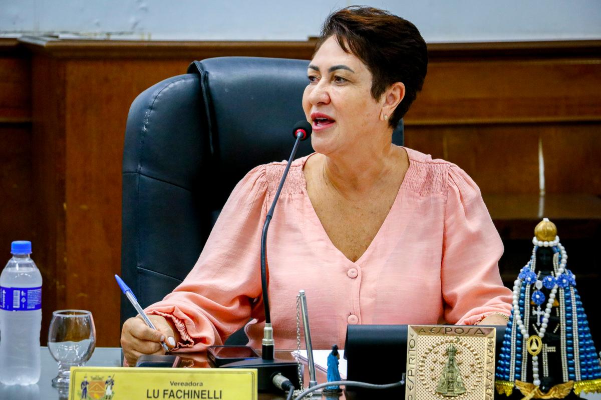 Instalação da CEI para apurar possíveis irregularidades em fechamento de acessos a fazendas às margens da 050 foi iniciativa da vereadora Luciene Fachinelli (Foto / Rodrigo Garcia -CMU)