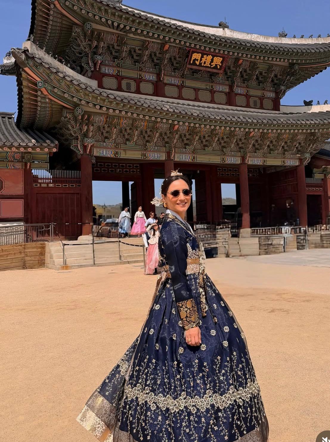 Débora Lacerda arrasou nos cliques na Coreia do Sul (Foto/Divulgação)