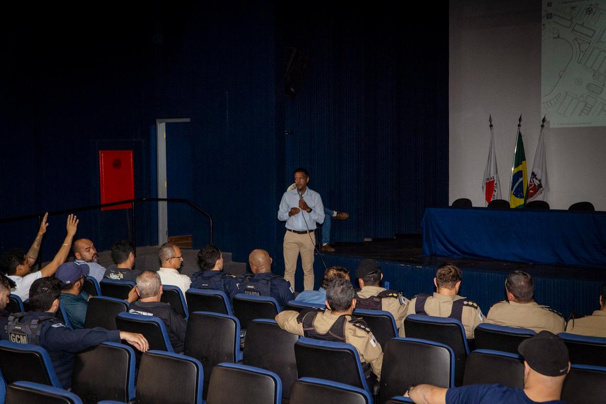 Esquema de segurança, trânsito e fiscalização da ExpoZebu 2026 é definido em reunião da Comoveec, com a participação do secretário Weber Januário (Foto/Divulgação)