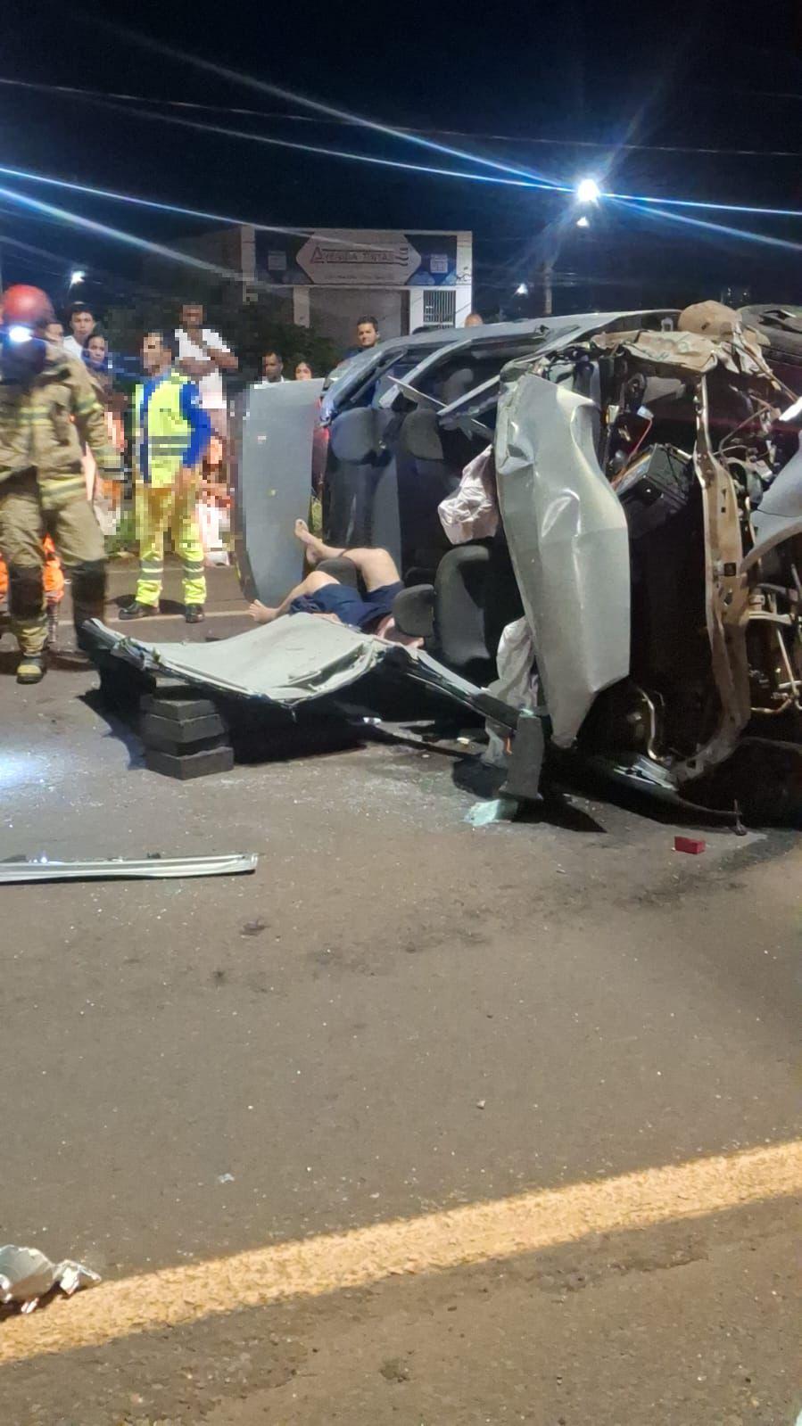 Um acidente de trânsito deixou quatro pessoas feridas na BR-262 (Foto/Reprodução)