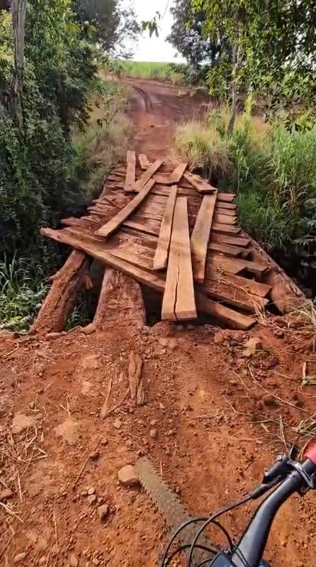 Um ciclista denunciou problemas estruturais na descida da Mula Preta, no trajeto que dá acesso a Peirópolis, em Uberaba (Foto/Reprodução)