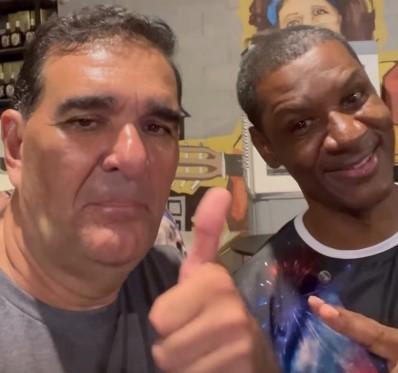 Ao cumprir agenda juntos na Feijoada das Campeãs, promovida pela Liga das Escolas de Samba, Ismar Marão e Mauricinho divulgaram em suas redes sociais (Foto/Reprodução)