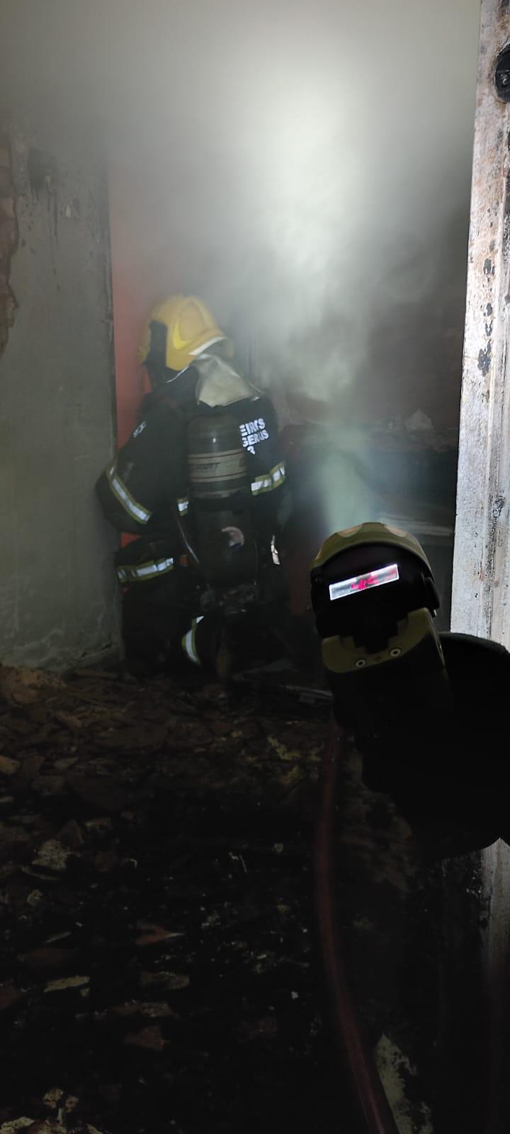 Com as chamas, imóvel apresentou danos estruturais (Foto/Divulgação)
