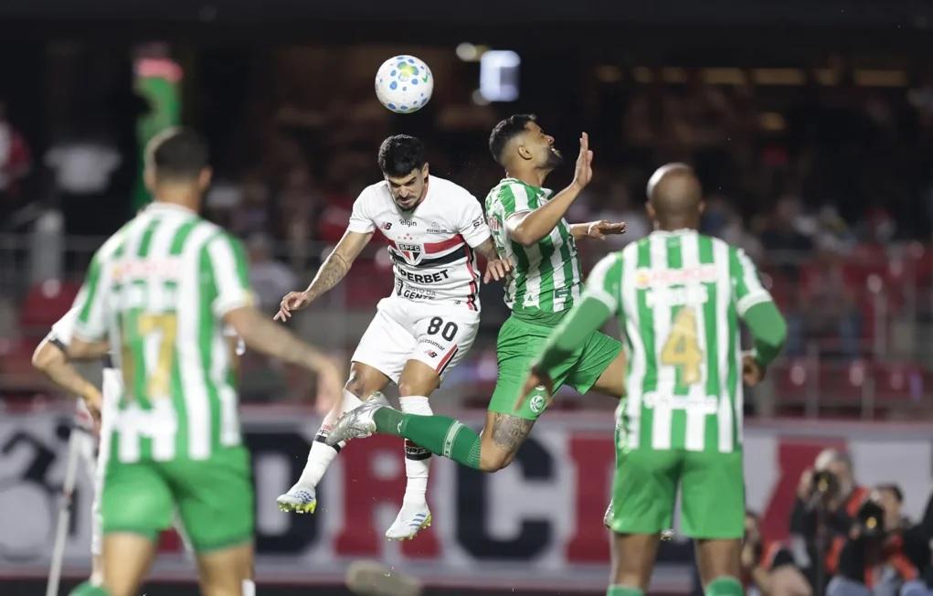 São Paulo dominou o Juventude, e mesmo com um jogador a mais não conseguiu fazer um placar satisfatório (Foto/Rubens Chiri/SPSFC)
