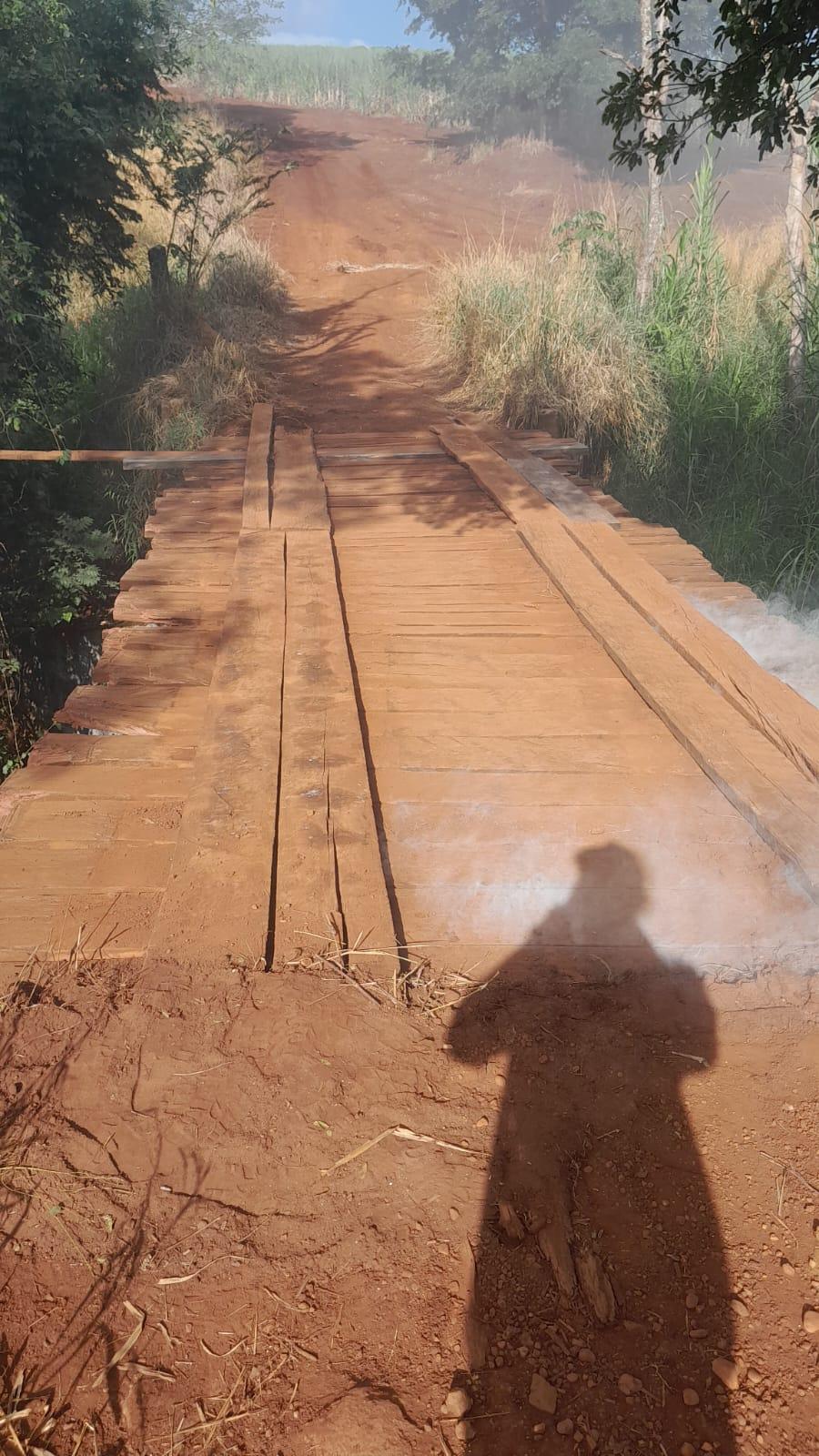 O problema ganha relevância por se tratar de uma rota de acesso a Peirópolis, região de forte vocação turística (Foto/Reprodução)