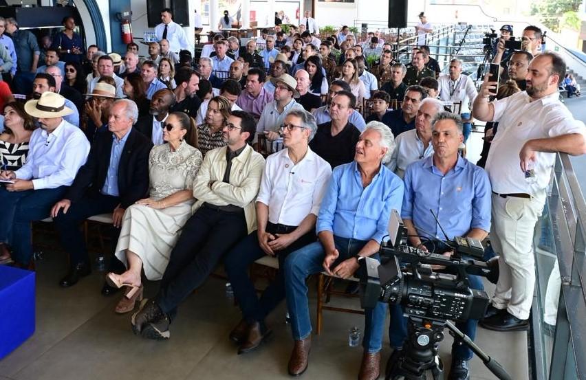Pré-candidatos Ronaldo Caiado e Romeu Zema, presentes na inauguração da Expozebu ontem no Parque Fernando Costa  (Foto/Reprodução)