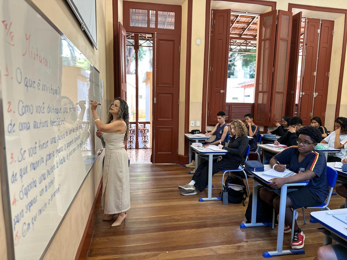 A seleção faz parte de uma estratégia da Secretaria de Estado de Educação para ampliar a formação continuada dentro das próprias escolas. (Foto/Divulgação)