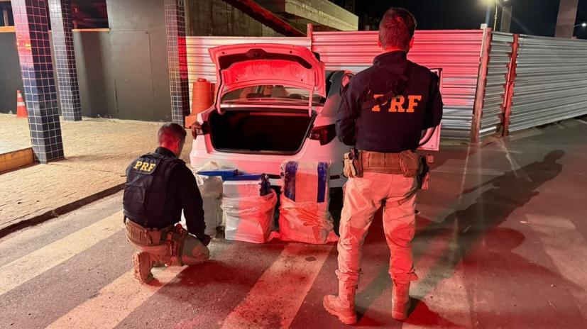 Homem de 27 anos foi preso transportando mais de 130 quilos de maconha (Foto/PRF/Divulgação)