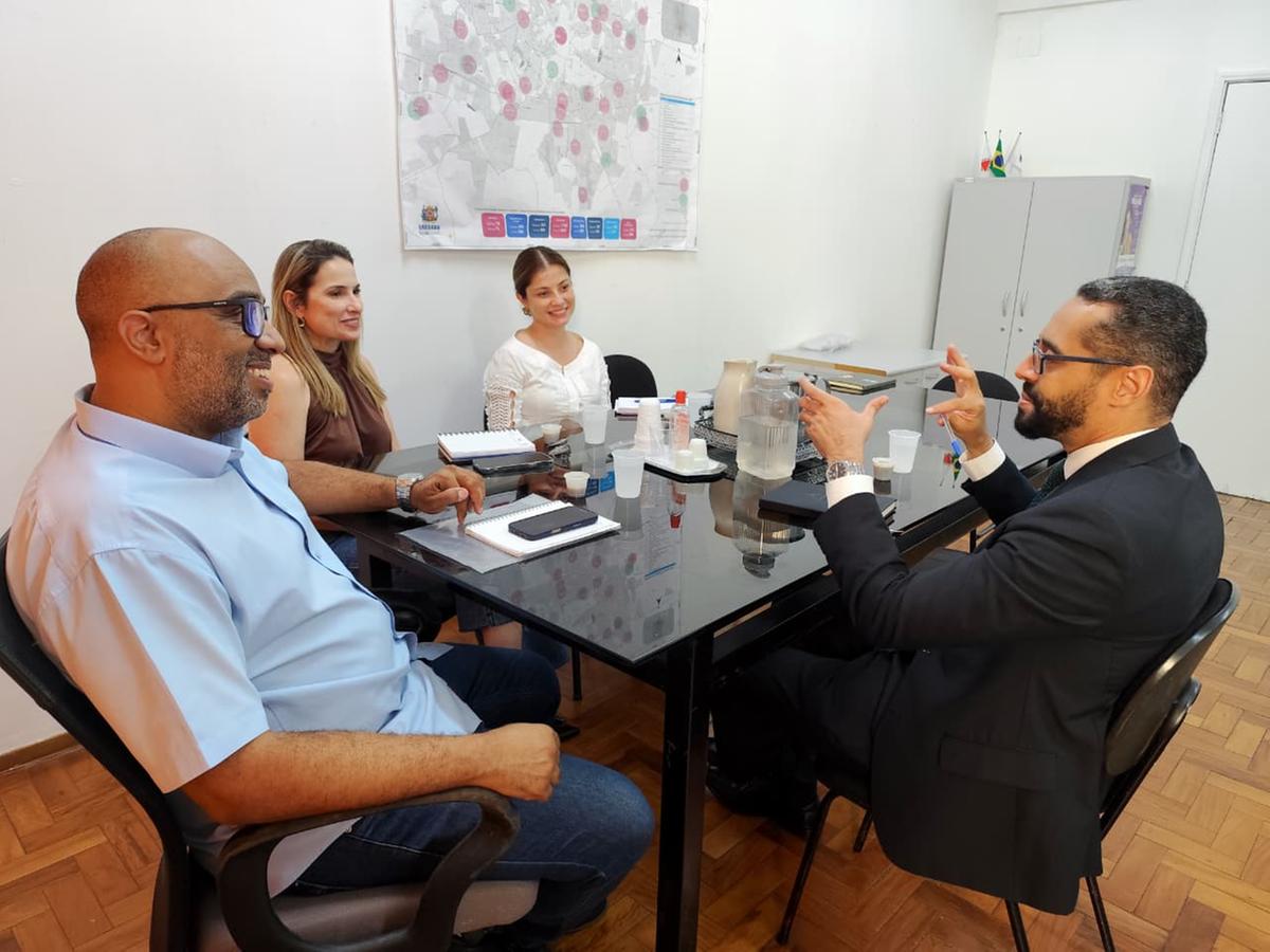 Visita do promotor à Seds (Foto/Divulgação)