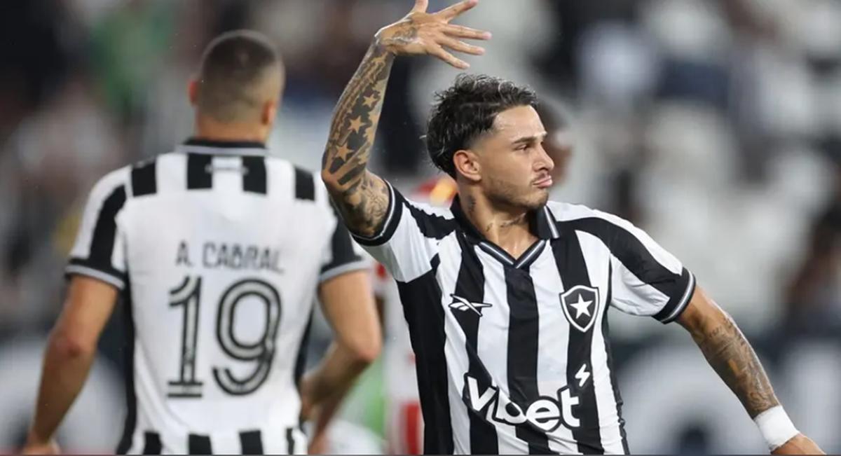 Mateo Ponte abriu a goleada do Botafogo ontem no “Nilton Santos” (Foto/Vitor Silva)