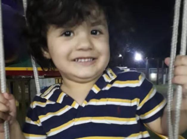 Adam foi levado ao Egito pelo pai sem a permissão da mãe, Karin Rachel Aranha Toledo, em 2022 (Foto/Arquivo)