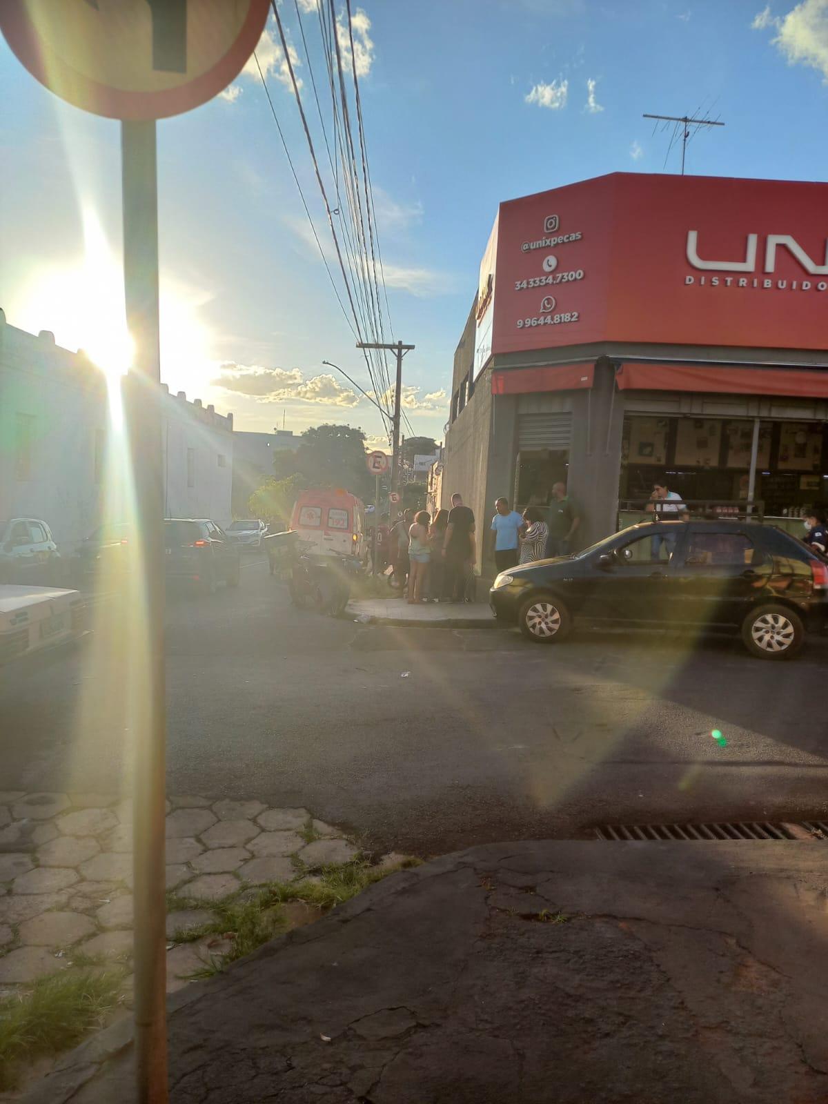 Samu encaminhou vítima para atendimento hospitalar (Foto/Juliana Corrêa)