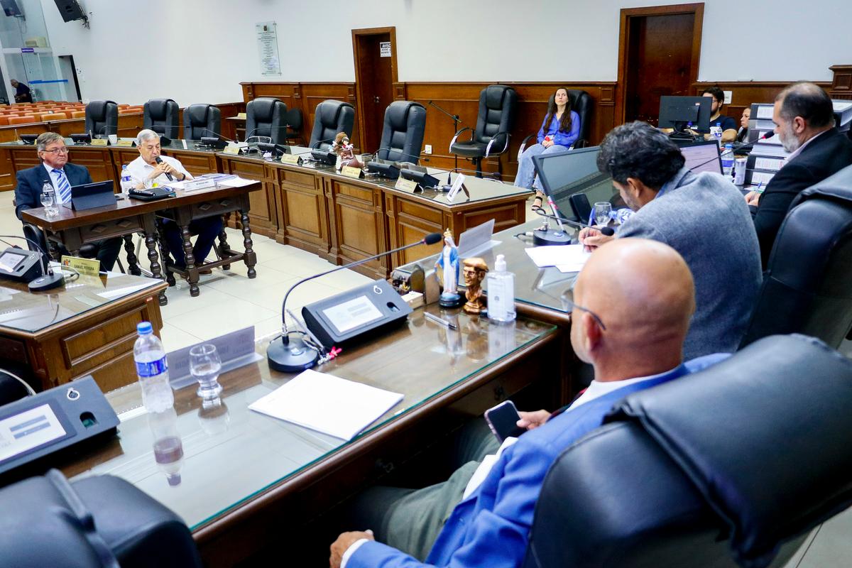 Presidente da Codau, Rui Ramos, prestou depoimento à CEI do Lixo na noite de ontem na Câmara Municipal (Foto/Rodrigo Garcia/CMU)