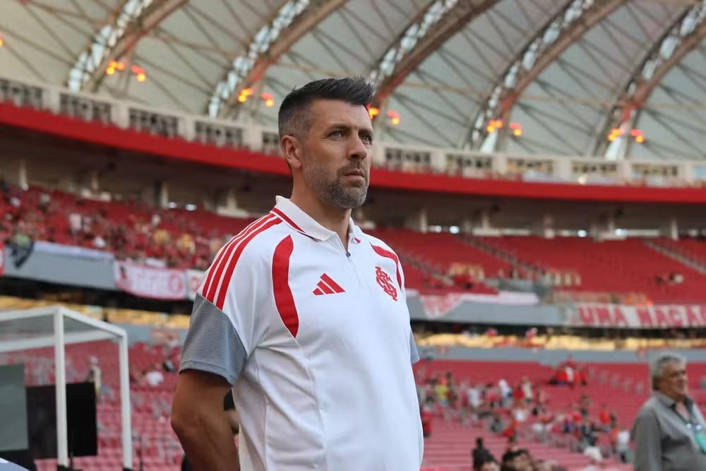 Paulo Pezzolano, técnico do Inter, respira aliviado com o Internacional saindo da zona de rebaixamento (Foto/Ricardo Duarte/Inter)