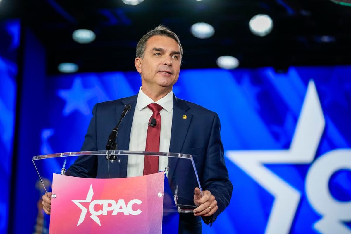 O pré-candidato à Presidência, Flávio Bolsonaro (PL-RJ), também reiterou que pretere ter na chapa uma vice mulher (Foto/Courtney Reed/Flickr Flávio Bolsonaro)