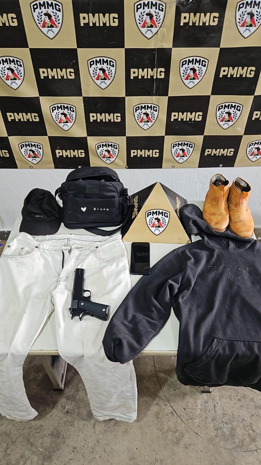 Polícia Militar apreendeu pistola de air soft, veículo utilizado nos roubos e recuperou todos os materiais subtraídos durante as ocorrências registradas  (Foto/Divulgação)