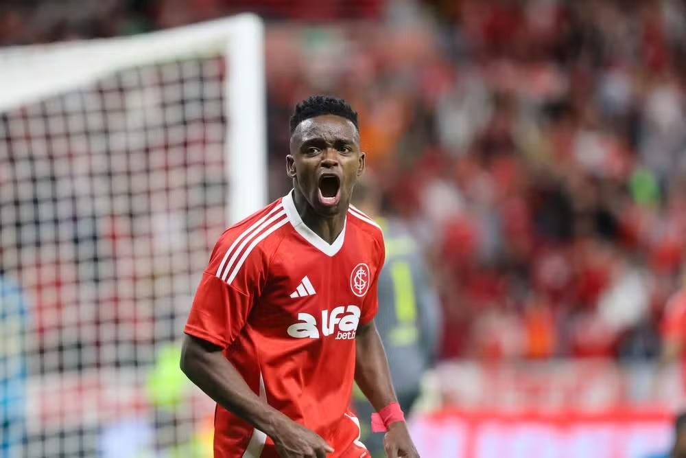 O destaque da partida foi Carbonero (Internacional), autor de dois gols e principal nome do jogo. (Foto/Ricardo Duarte)