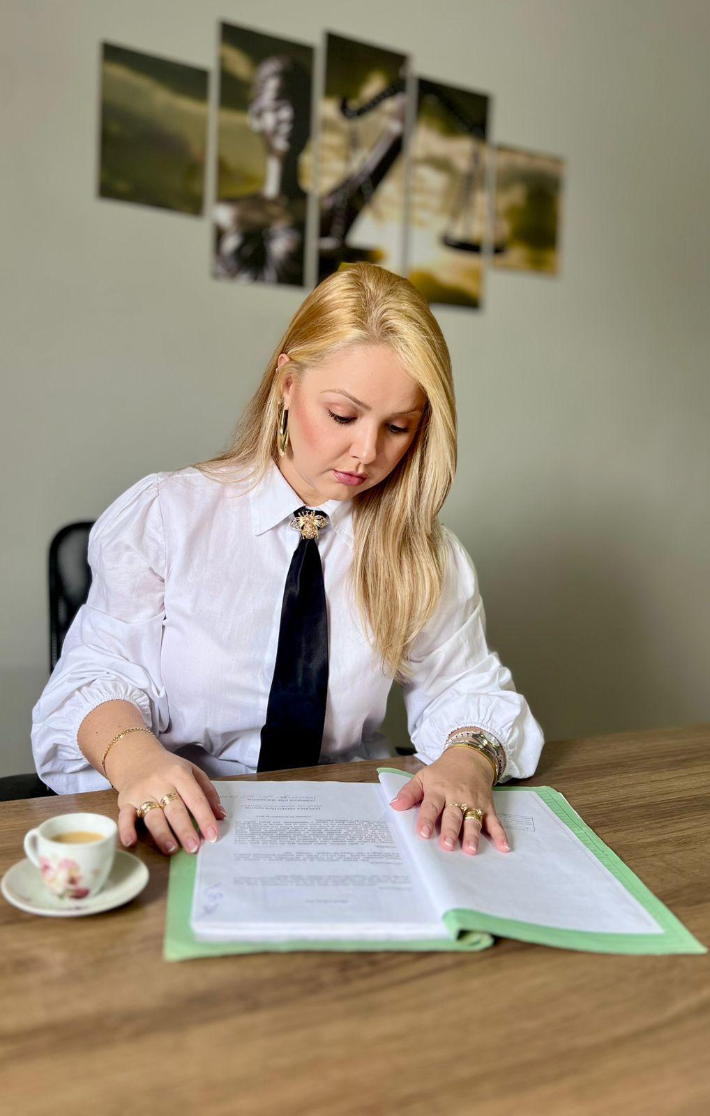 Advogada Thaís Monteiro acompanhou a defesa técnica de Clemeson Trindade Silva durante o andamento das investigações que resultaram na revogação da prisão preventiva. (foto: Divulgação)
