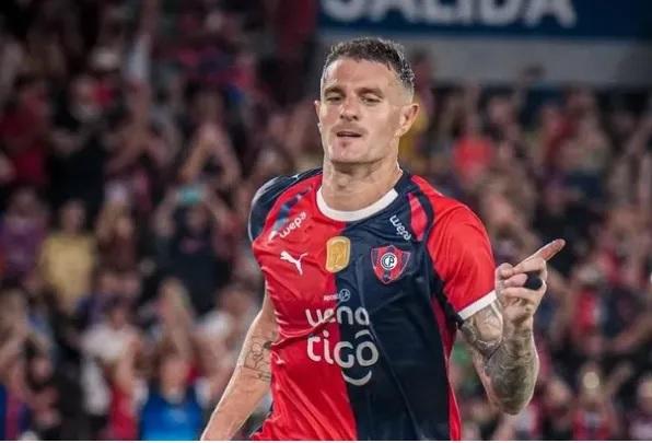Vegetti, ex-Vasco, fez o gol da vitória do time porteño (Foto/Cerro Porteño)