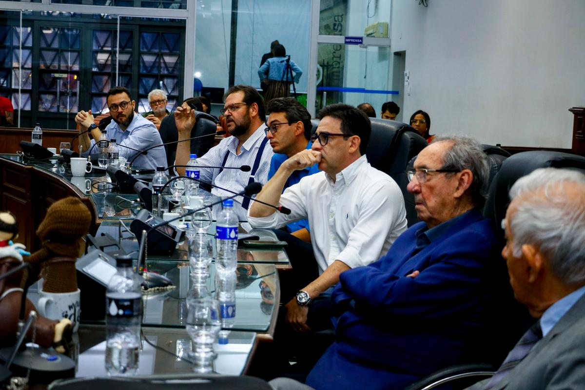 Representantes da Associação para o Desenvolvimento de Uberaba estiveram ontem na Câmara quando apresentaram as propostas de alteração no projeto de lei de revisão do Plano Diretor (Foto/Rodrigo Garcia/CMU)