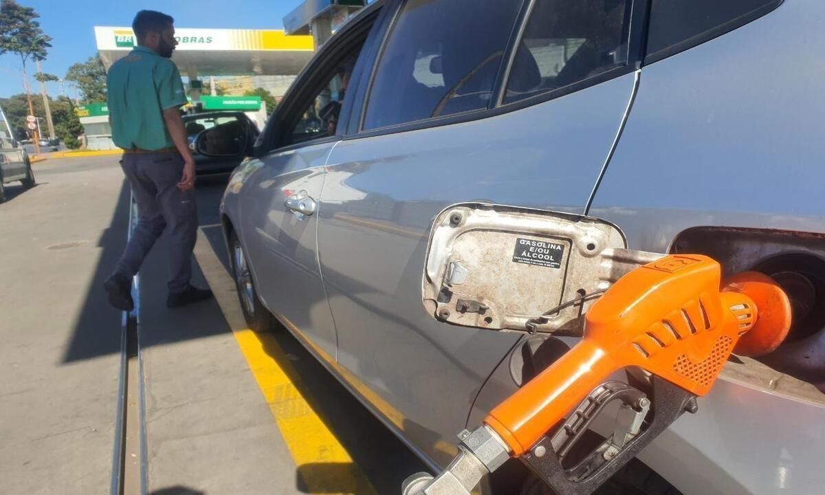 Pesquisa do Procon aponta queda no preço do etanol em Uberaba, enquanto a gasolina registrou apenas pequenas oscilações no período analisado (Foto/Reprodução)