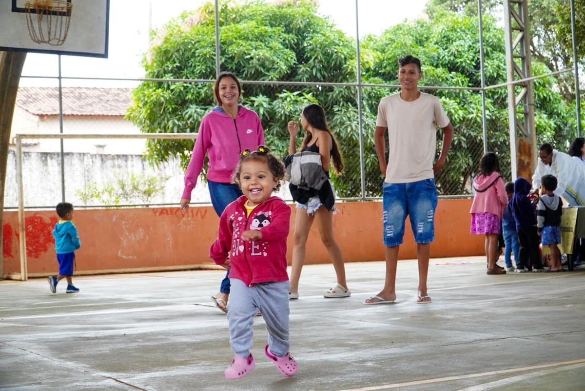 Participação de estudantes e familiares marcou o Dia da Família na Escola, com atividades voltadas à integração e ao fortalecimento dos vínculos com a comunidade escolar (Foto/Lilian Veronezi/PMU)
