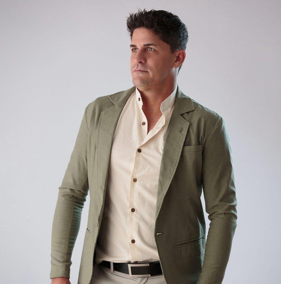 O talentoso e querido Welliton Freitas, decorador de renome em nossa região, celebrou recentemente a chegada de um novo ciclo. Figura das mais estimadas, ele comemorou mais uma primavera cercado pelo carinho de amigos e familiares. Nossos votos de muitas felicidades e sucesso contínuo! (Foto/Arquivo pessoal)