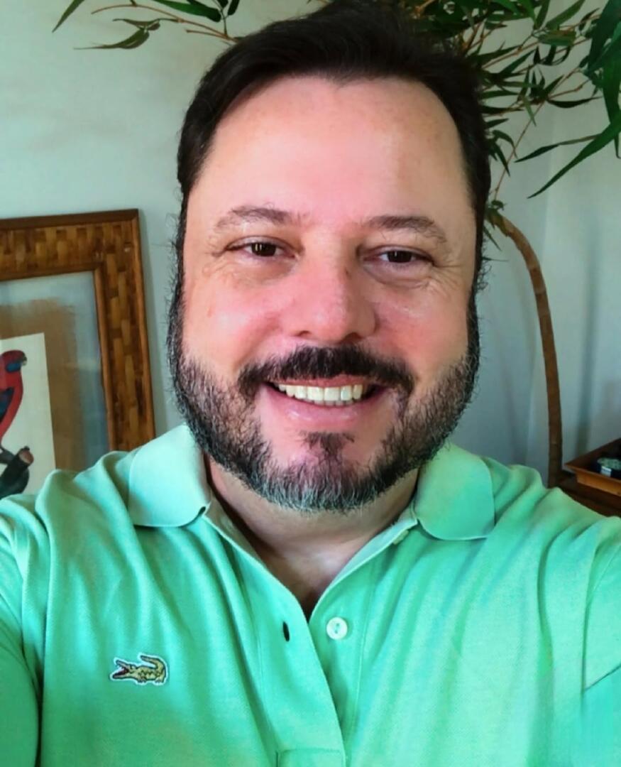 Parabéns querido Geraldo! Que esta data especial seja repleta de alegrias, saúde, sucesso e muitas realizações. Seu feeling, carisma e simpatia iluminam os eventos e as histórias que você compartilha com tanta dedicação. Desejo que este novo ciclo seja marcado por grandes conquistas. Grande beijo (Foto/Arquivo pessoal)