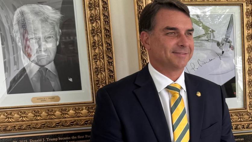 O senador Flávio Bolsonaro (PL-RJ) visitou o presidente dos Estados Unidos, Donald Trump, nesta terça-feira (26/5) (Foto/Reprodução/Redes Sociais)