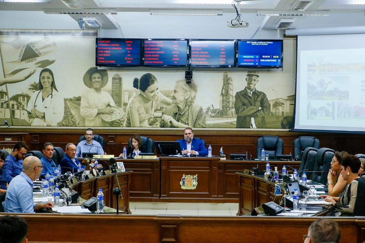 Audiência Pública sobre a revisão do Plano Diretor foi realizada na noite dessa quarta-feira na Câmara Municipal (Foto/ Rodrigo Garcia/CMU)