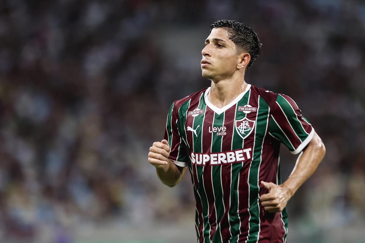 Savarino abriu o placar aos nove minutos. O atacante deslocou o goleiro Varela e colocou o time carioca em vantagem. (Foto/Lucas Merçon/FFC)
