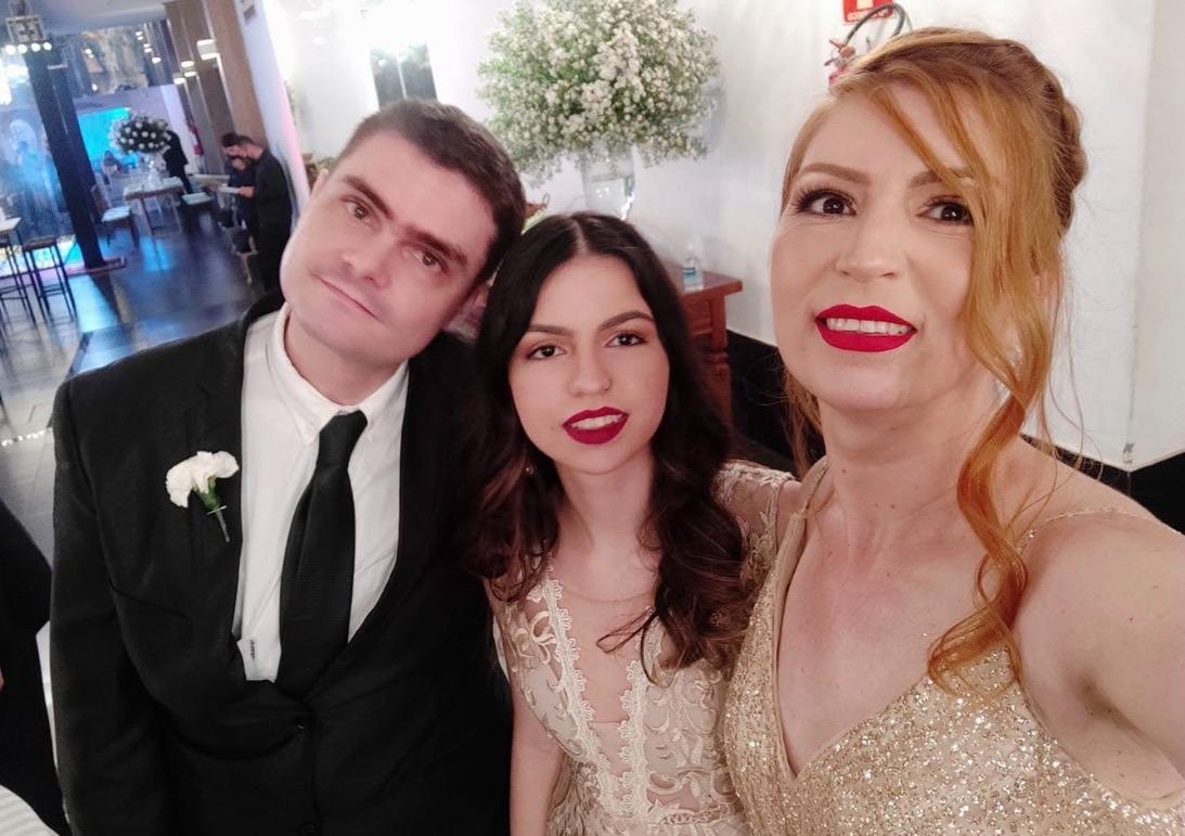 Parabéns para você! Aniety Vilela comemora mais um ano de vida no dia 04/06, ao lado da filha Maria Eduarda e do marido, Juan Weitzel. (Foto/Divulgação)