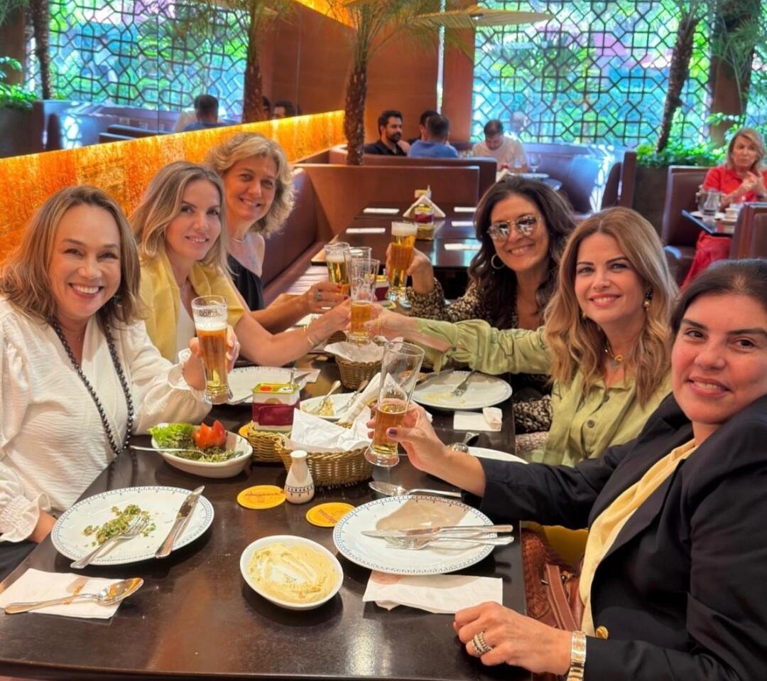 Quem também soprou velinhas no final de maio foi Ana Paula Sabino Borges Ciabotti, que comemorou com amigas íntimas durante jantar dos deuses no Amici de Ribeirão Preto (Foto/Arquivo pessoal)