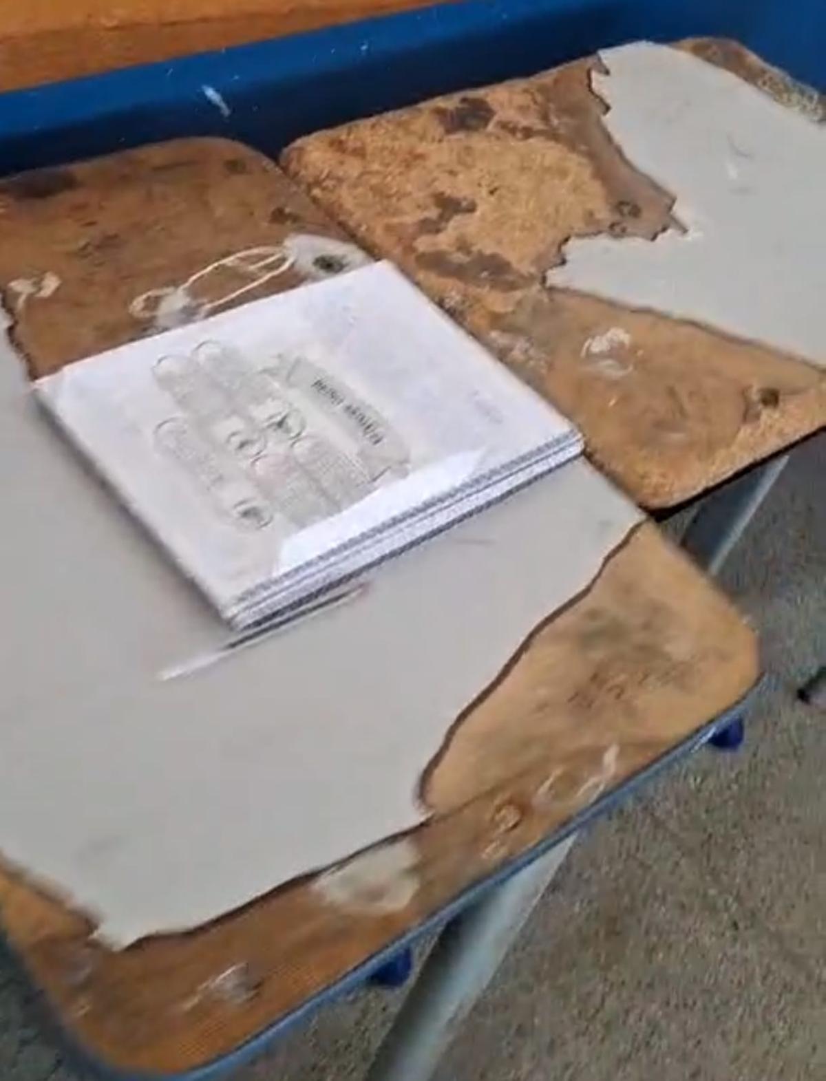 Situação de algumas carteiras em escolas municipal (Foto/Divulgação)