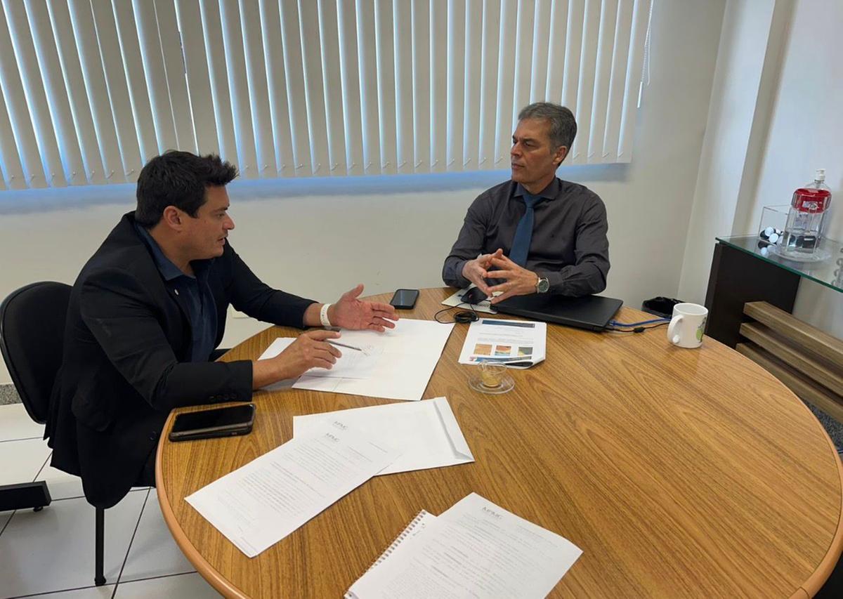 Vereador se reuniu nesta quarta-feira com o promotor Carlos Alberto Valera (Foto/Divulgação)