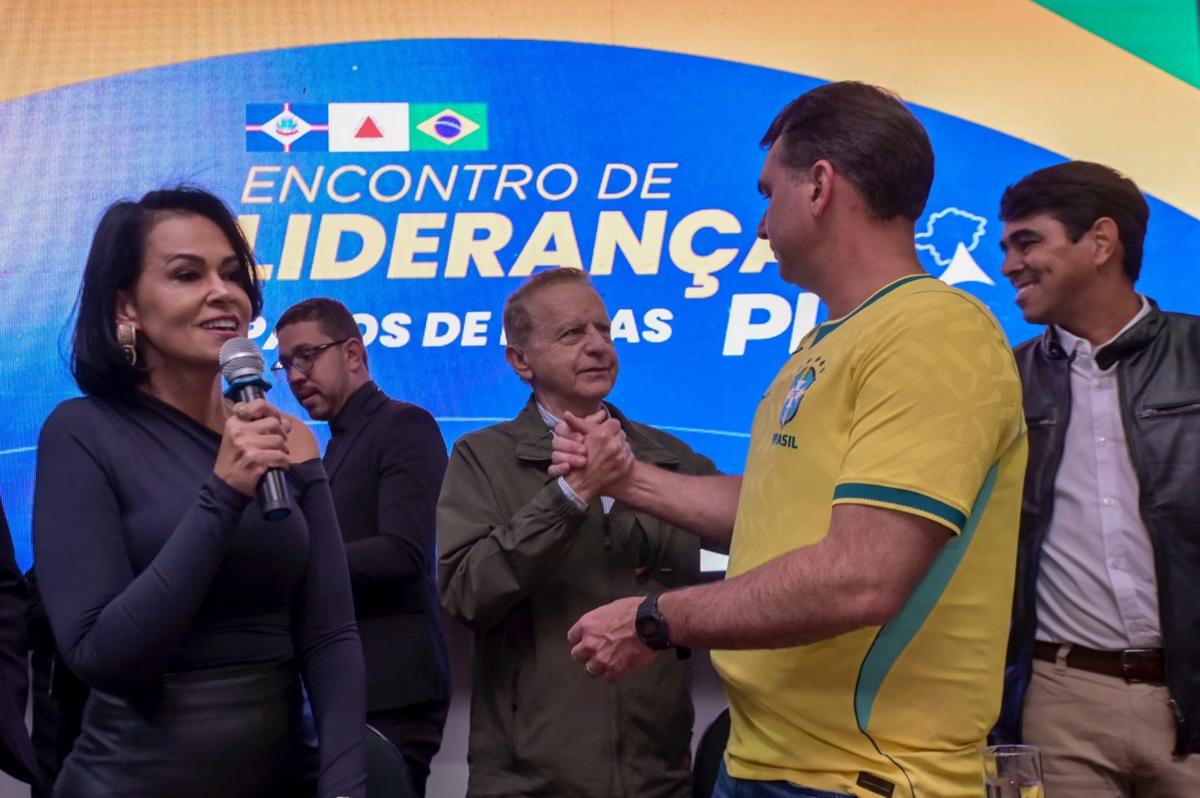 Flávio Bolsonaro e outras lideranças do PL se reúnem em Patos de Minas (Foto: Fred Magno/O TEMPO)