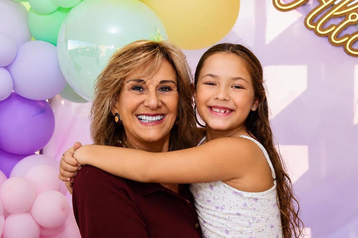 A linda Alice comemorou seu aniversário de 7 anos ao lado da elegante Maria Célia. Muitas felicidades! (Foto/Arquivo pessoal)