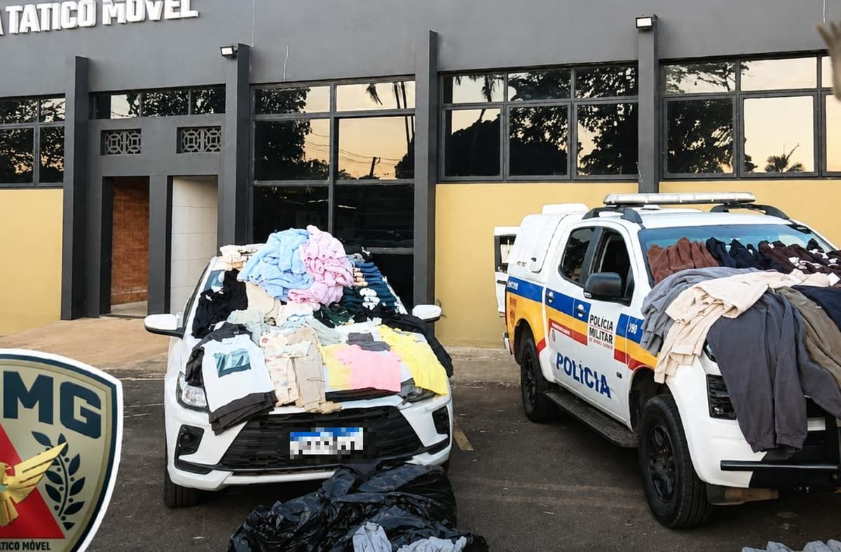 Roupas e outros produtos avaliados em mais de R$50 mil foram recuperados pela Polícia Militar, após a prisão de três estrangeiros na BR-050 (Foto/Divulgação)