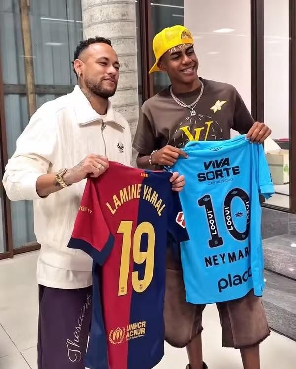 Lamine Yamal reforça admiração pelo camisa 10 brasileiro (Foto/Rede Social/X)