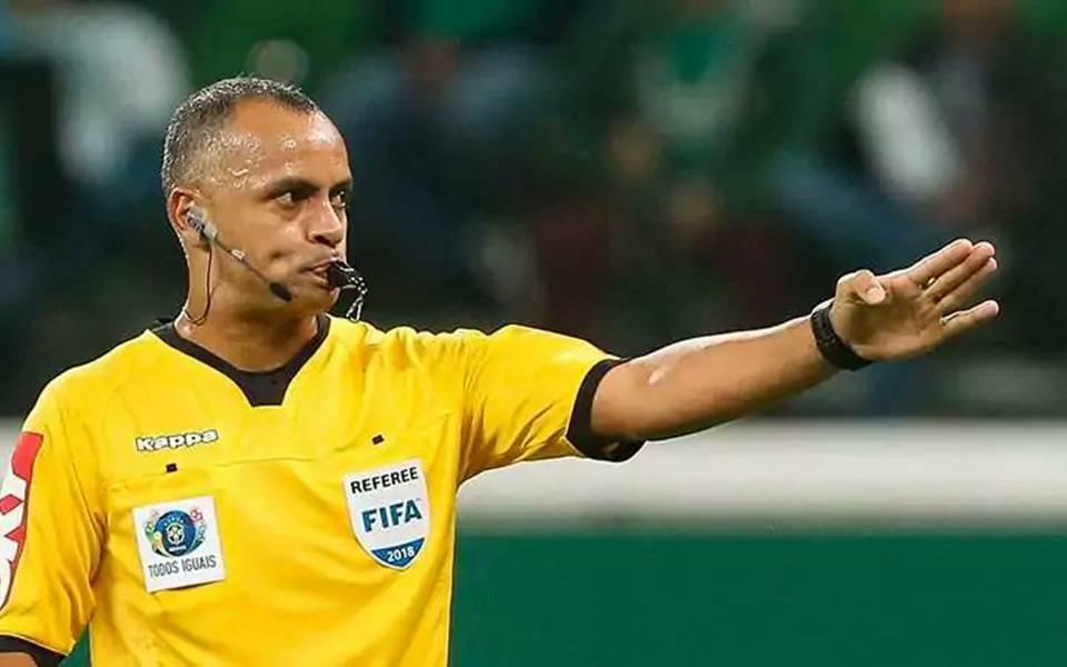 Brasileiro comandará primeiro jogo do Mundial entre México e África do Sul no Azteca. (Foto/Móbile.twitter.com)