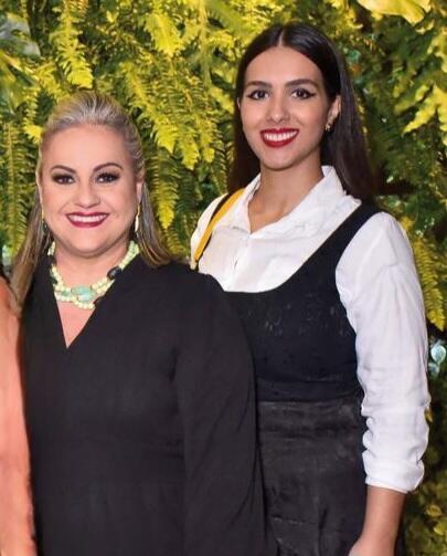 Thais Curi e Amanda Mariano, anfitriãs da tarde de ontem na nova sede da Aurea (Foto/Arquivo pessoal)