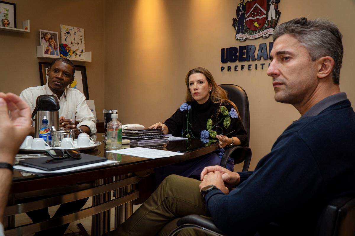 Indicação da Amvale para fazer parte do colegiado foi comunicada pelo diretor da Way-262, Felipe Andrade, em reunião com a prefeita Elisa Araújo e o vice, Mauricinho de Sá (Foto/ALFREDO NETO/PMU)