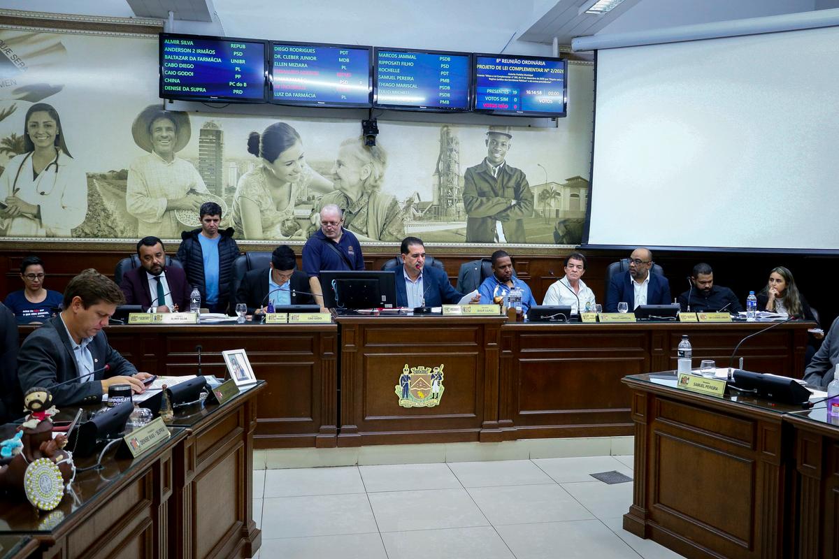 Projeto foi aprovado na Câmara Municipal na sessão sexta-feira, que contou com a presença dos dirigentes sindicais dos servidores (Foto/Divulgação/Rodrigo Garcia/CMU)