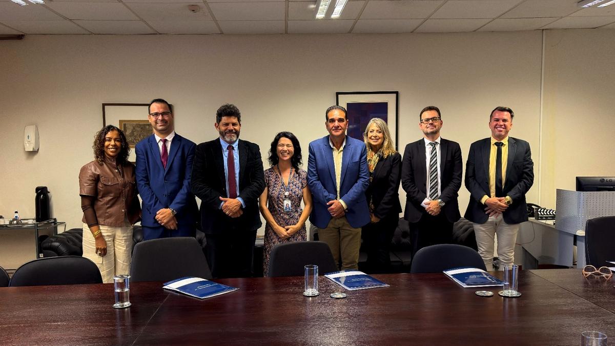 Presidente Ismar Marão e vereadores participaram de agenda no Senado Federal para renovação de convênio e implantação de novas ferramentas tecnológicas no Legislativo (Foto/Divulgação)