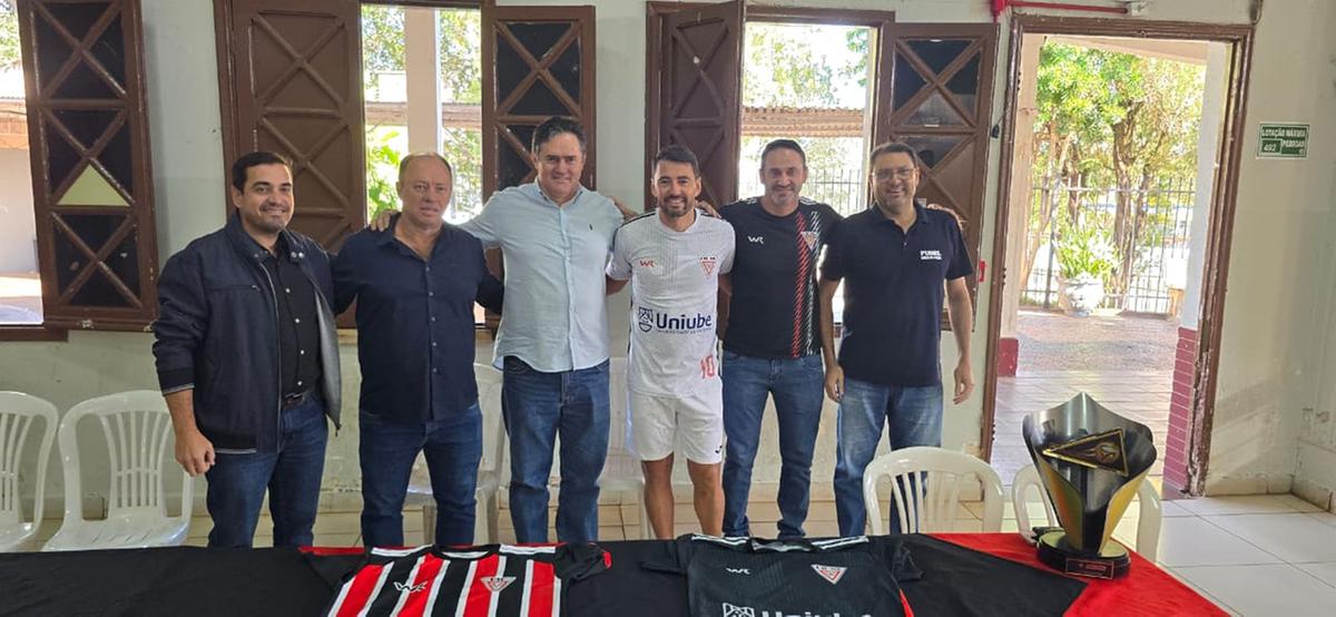 A apresentação contou com a presença do presidente da Funel, Carlos Dalberto, o Belzinho, e do diretor de Desenvolvimento de Novos Negócios da Uniube, Flávio Sartori (Foto/Divulgação)