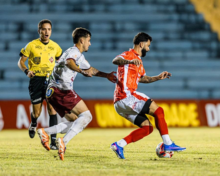 Bruno Henrique garante reação do Uberaba em duelo equilibrado diante da Patrocinense (Foto/Daniel Thiago)