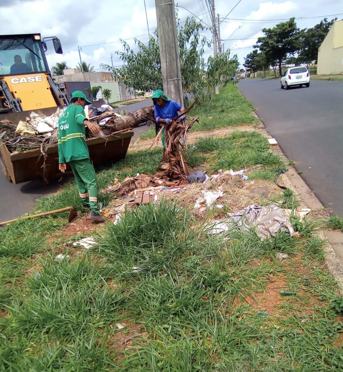 A programação inclui roçada, capina e limpeza pesada em bairros, avenidas, praças e outros espaços públicos. (Foto/Divulgação Codau)