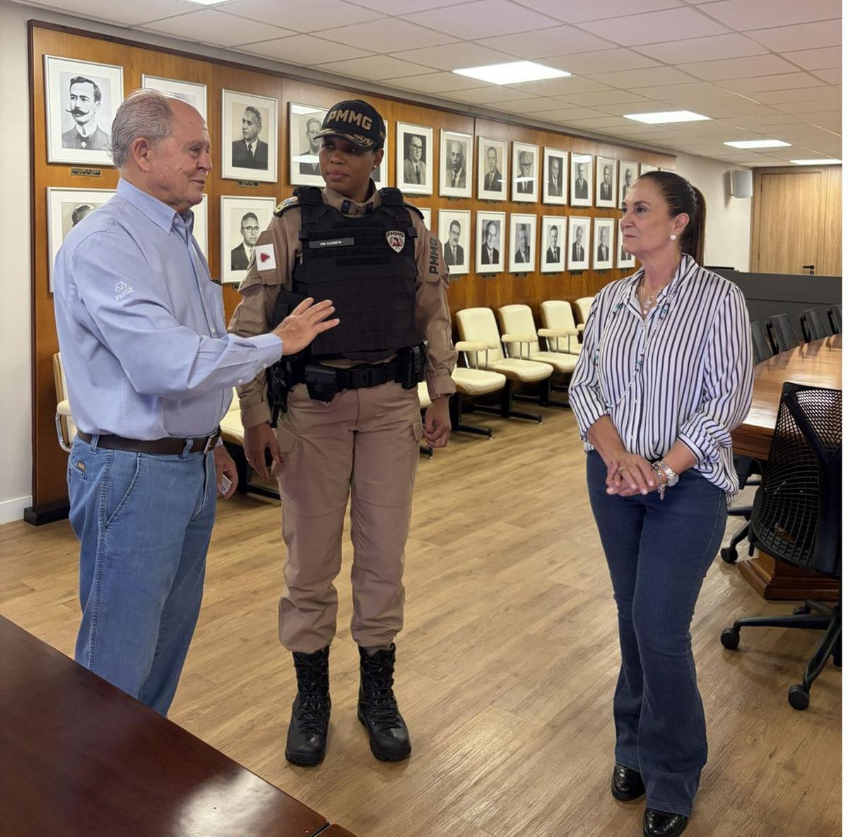 A comandante-geral da Polícia Militar de Minas Gerais, coronel Cleide Barcelos dos Reis Rodrigues, foi recebida pelo presidente da ABCZ, Arnaldo Manuel de Souza Machado Borges, e pela presidente da ABCZ Mulher e do Zebu do Bem, Iara Marquez (Foto/Divulgação)