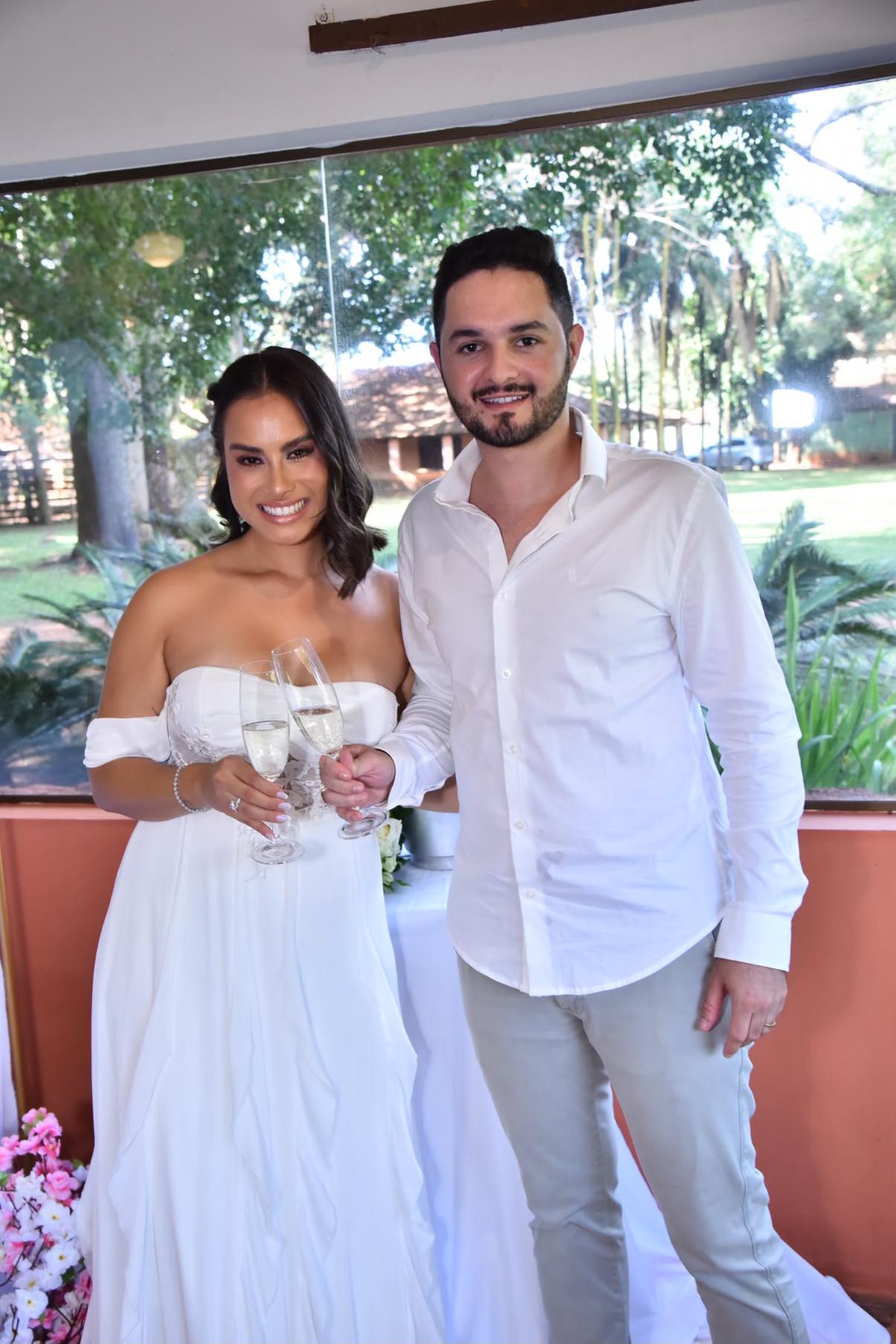 Daiane Braga Lima e Gustavo Melo oficializaram a união em uma linda cerimônia no Paineiras Hotel Fazenda. Muitas felicidades ao casal nessa nova etapa da vida! (Foto/Divulgação)